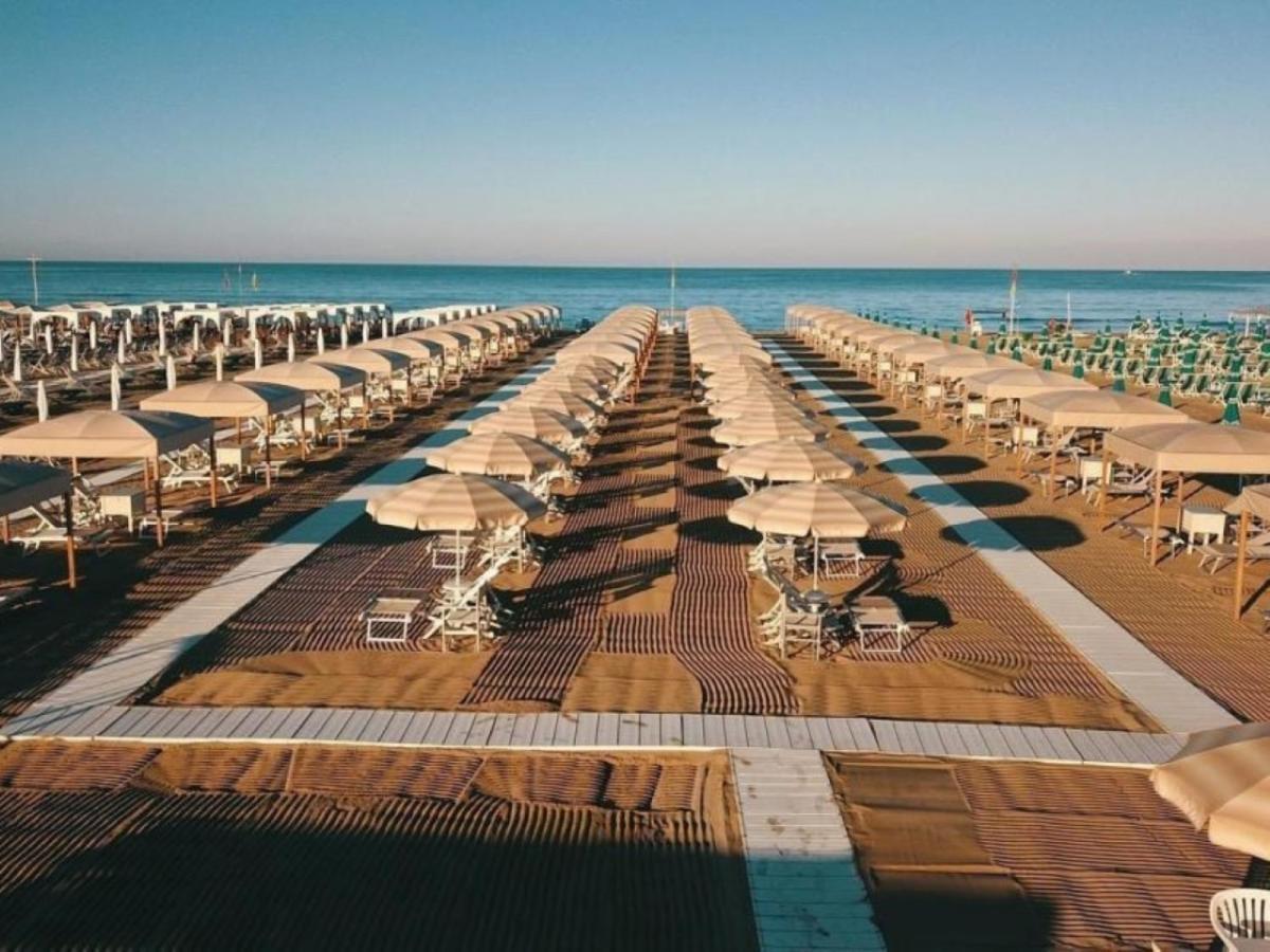 VI Suites Viareggio Luaran gambar