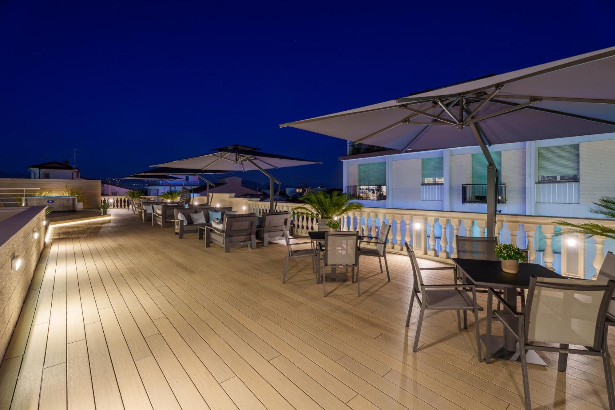 VI Suites Viareggio Luaran gambar