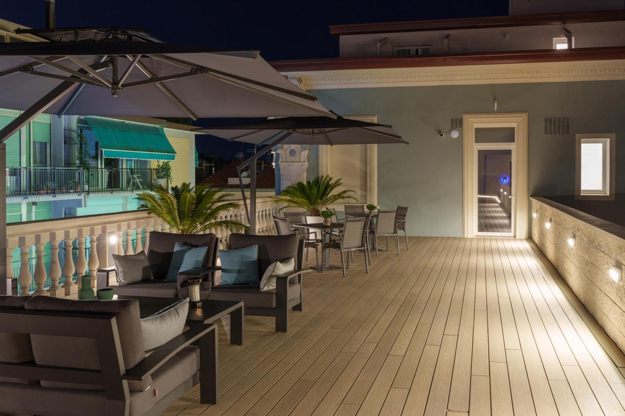 VI Suites Viareggio Luaran gambar