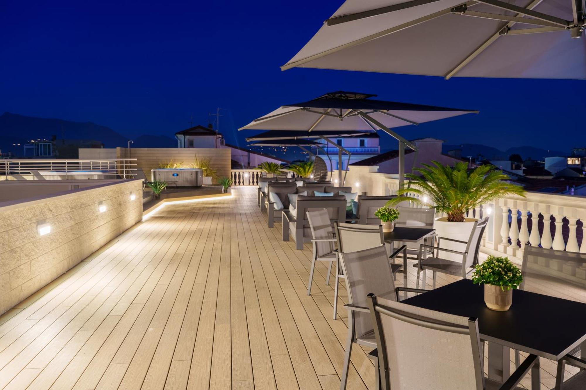 VI Suites Viareggio Luaran gambar