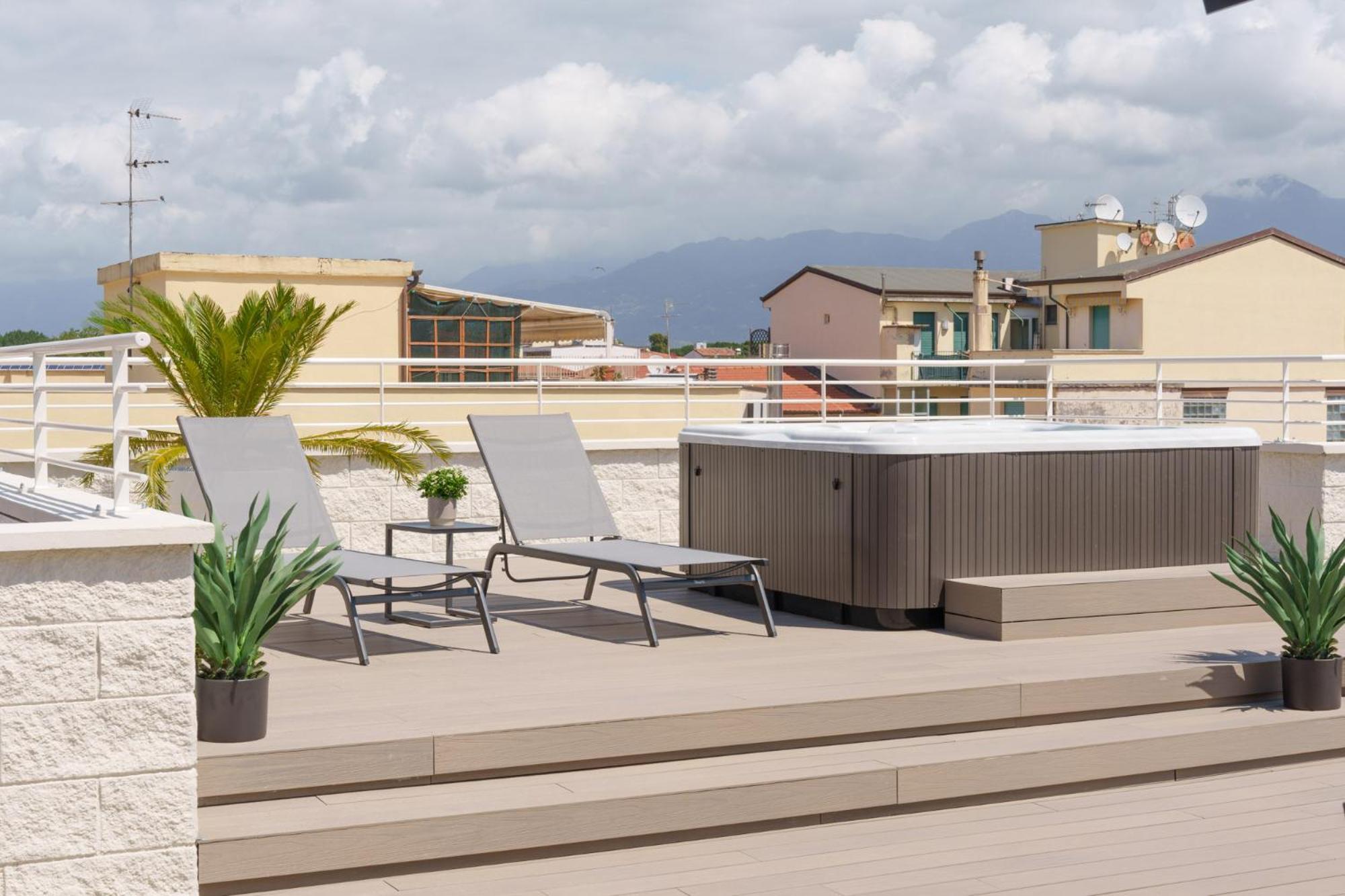 VI Suites Viareggio Luaran gambar