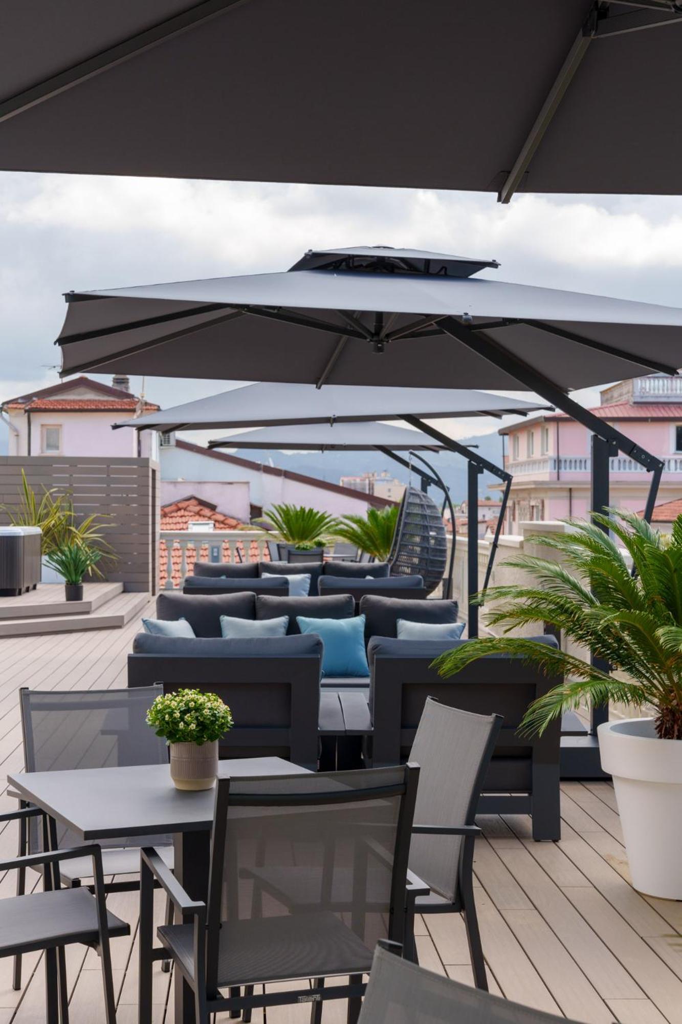 VI Suites Viareggio Luaran gambar