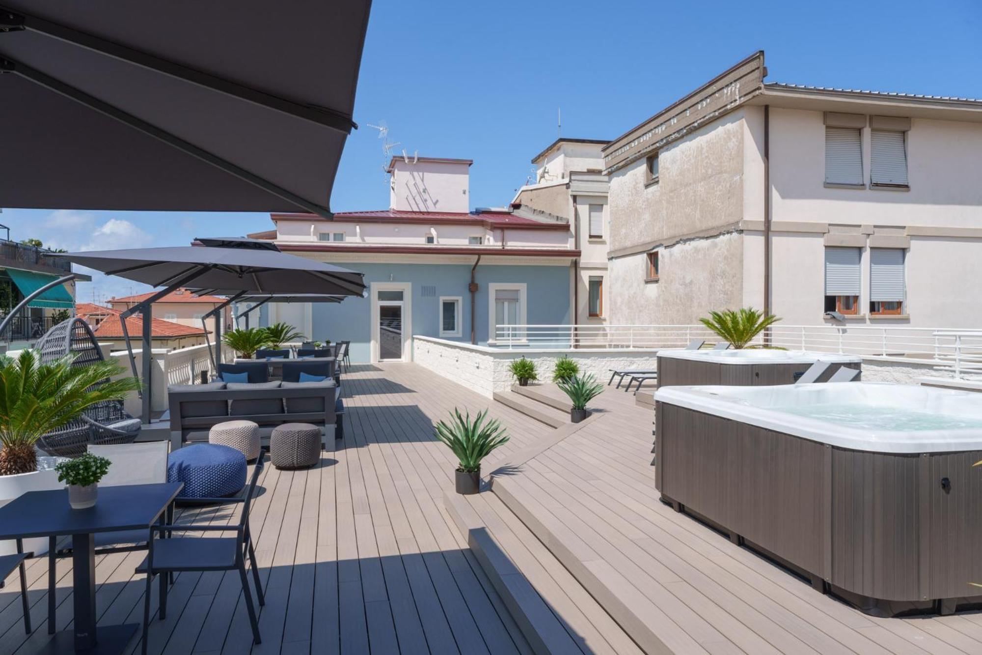 VI Suites Viareggio Luaran gambar